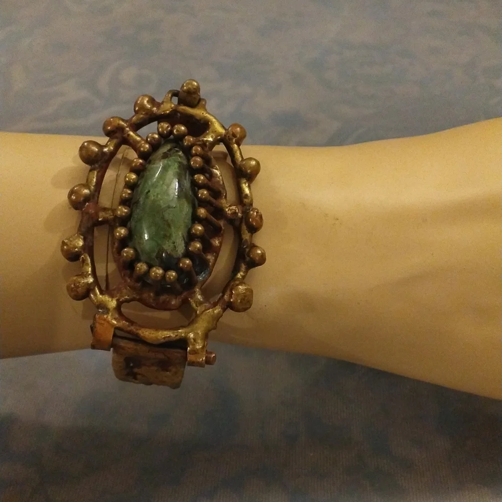 Vintage PAL KEPENYES Bracelet with Green Stones Signed - Picture 2 of 13